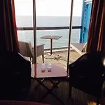 فندق Logis - La Petite Rade 3*
