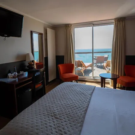 Logis - La Petite Rade Hotel
