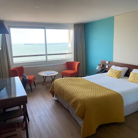 Hotel Logis - La Petite Rade