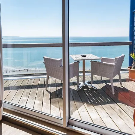 Hotel Logis - La Petite Rade 3*