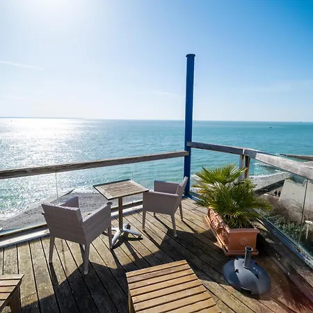 Logis - La Petite Rade Hotel 3*