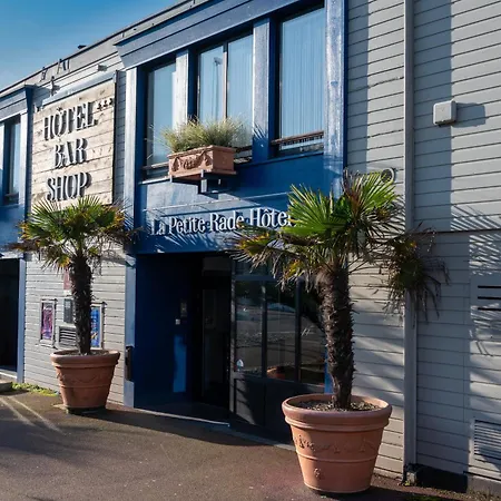 Hotel Logis - La Petite Rade Le Havre