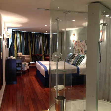 Logis - La Petite Rade 3*