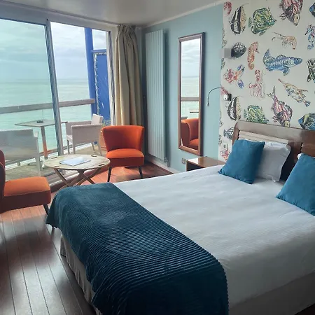 Hotel Logis - La Petite Rade