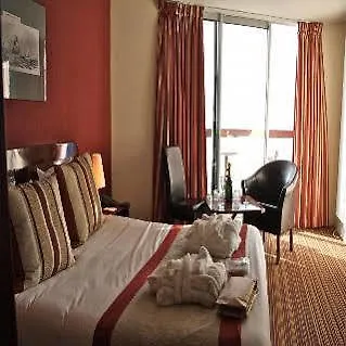 Hotel Logis - La Petite Rade