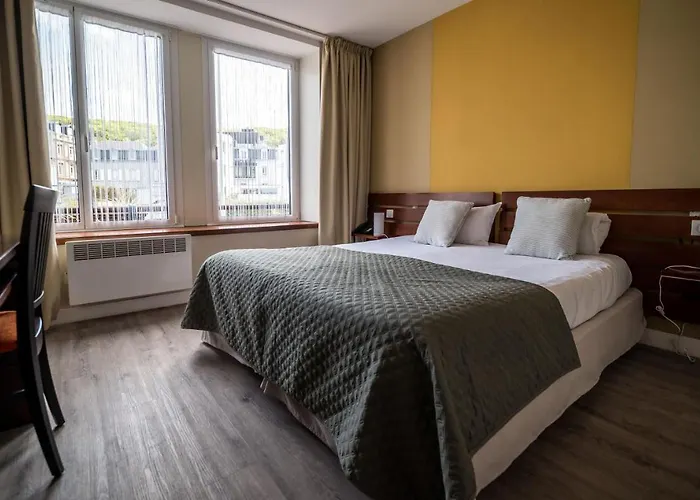 Logis - La Petite Rade Hotel Le Havre