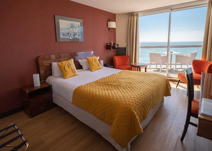 Logis - La Petite Rade Hotel Le Havre