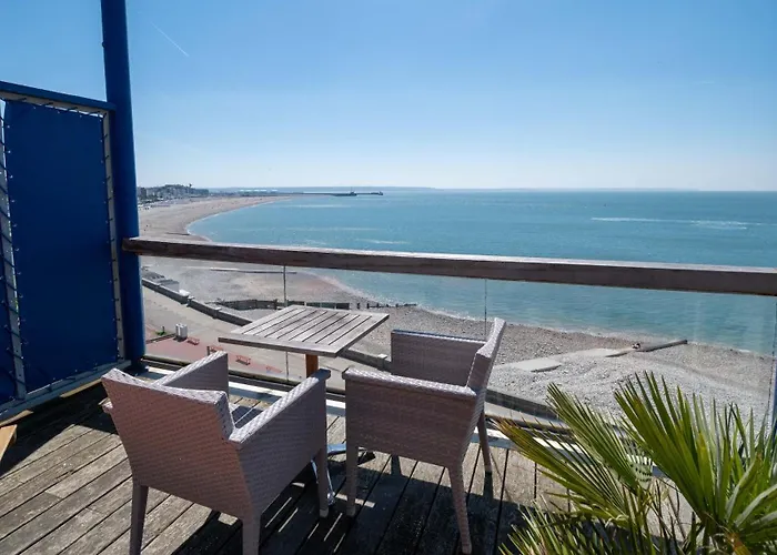 Hotel Logis - La Petite Rade