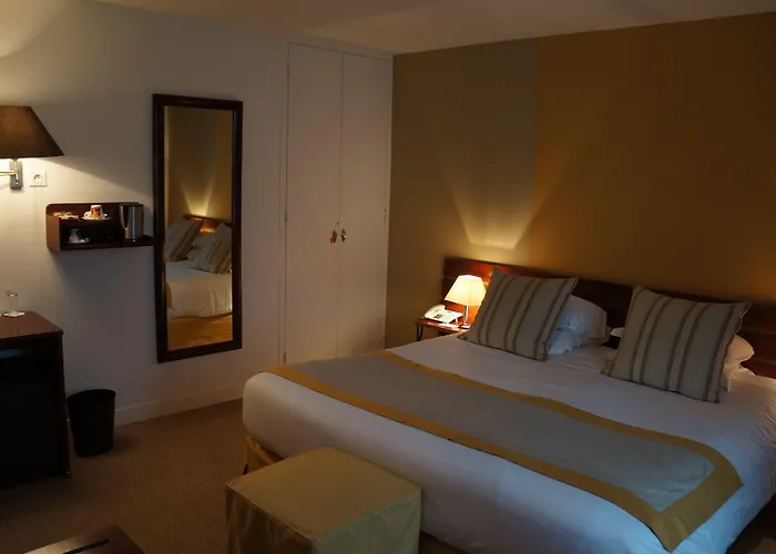 Logis - La Petite Rade 3*