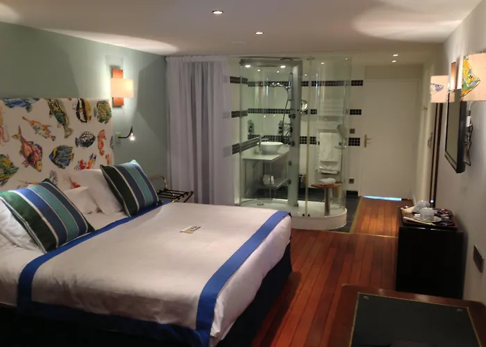 Hotel Logis - La Petite Rade Le Havre