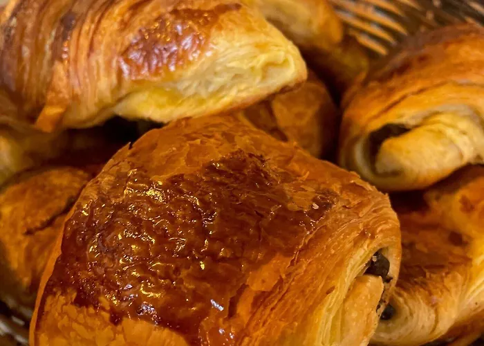 Hotel Logis - La Petite Rade