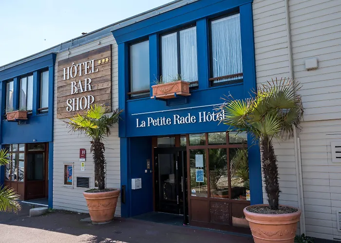 Logis - La Petite Rade 3*